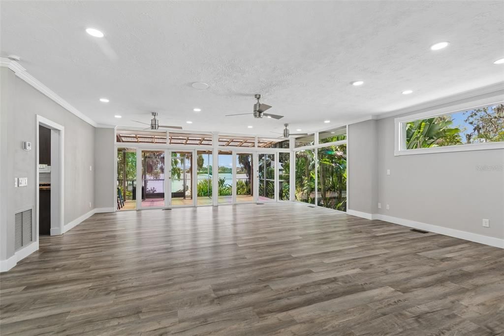 En Venta: $1,250,000 (4 camas, 2 baños, 2338 Pies cuadrados)
