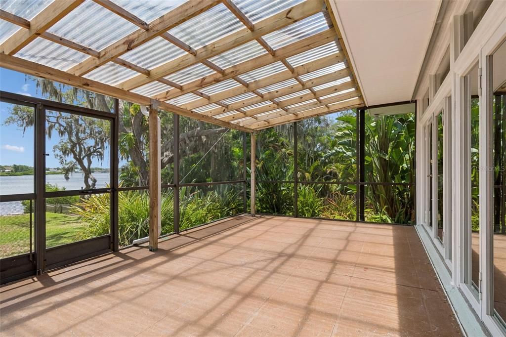 En Venta: $1,250,000 (4 camas, 2 baños, 2338 Pies cuadrados)