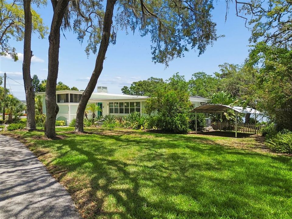 En Venta: $1,250,000 (4 camas, 2 baños, 2338 Pies cuadrados)