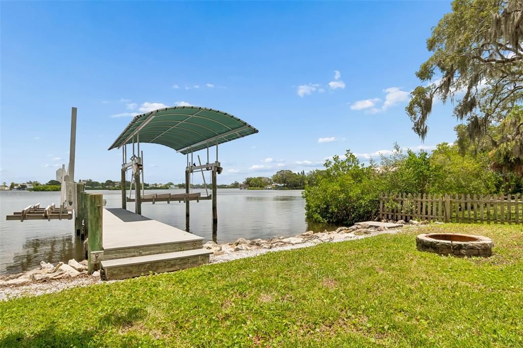 En Venta: $1,250,000 (4 camas, 2 baños, 2338 Pies cuadrados)
