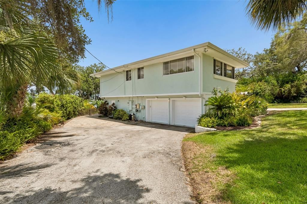 En Venta: $1,250,000 (4 camas, 2 baños, 2338 Pies cuadrados)