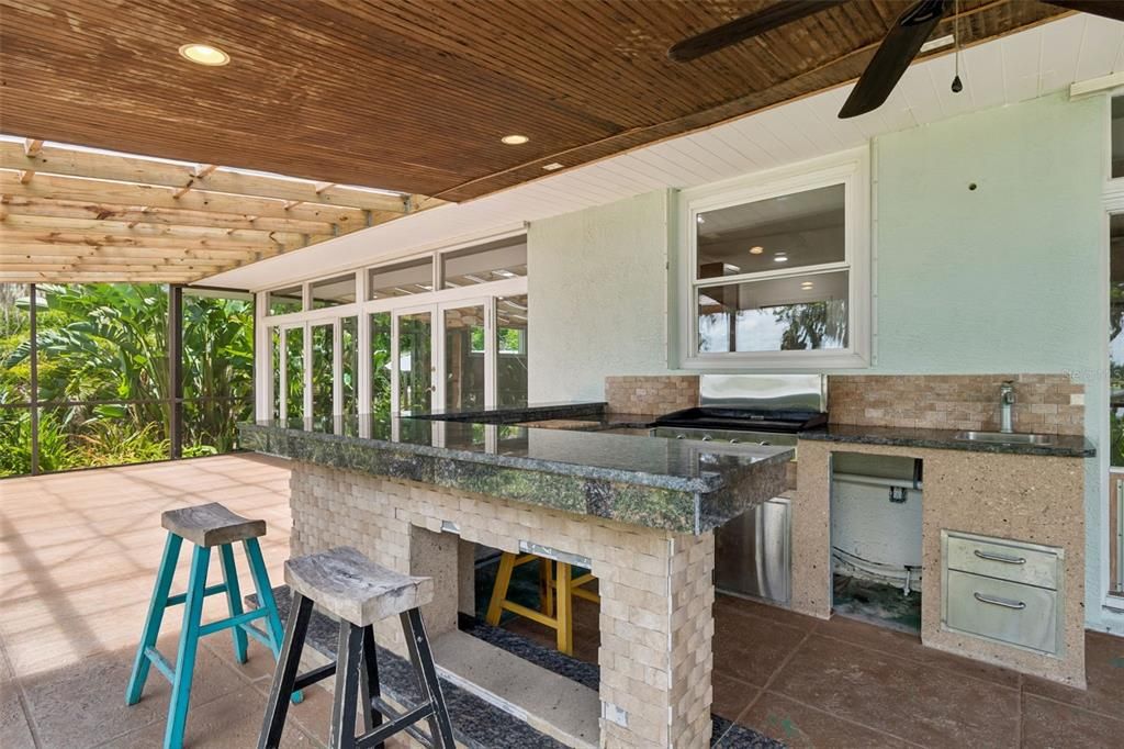En Venta: $1,250,000 (4 camas, 2 baños, 2338 Pies cuadrados)