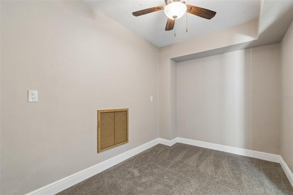 En Venta: $1,250,000 (4 camas, 2 baños, 2338 Pies cuadrados)