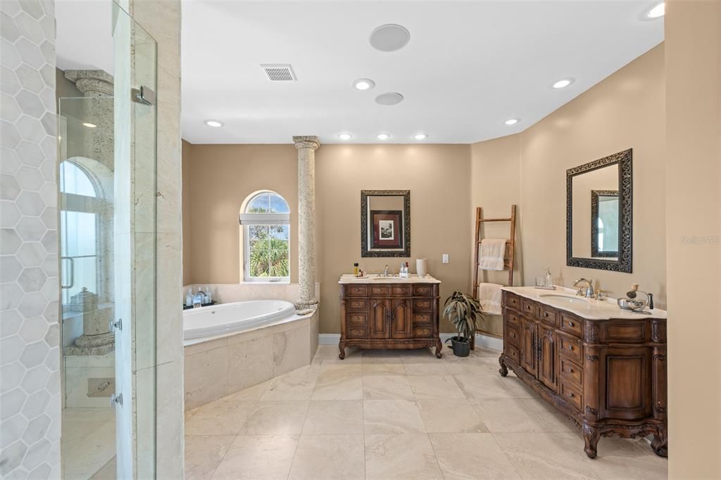 For Sale: $2,775,000 (4 beds, 4 baths, 4816 Square Feet)