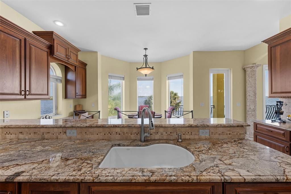 For Sale: $2,775,000 (4 beds, 4 baths, 4816 Square Feet)