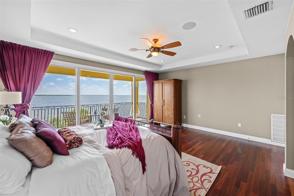 For Sale: $2,775,000 (4 beds, 4 baths, 4816 Square Feet)