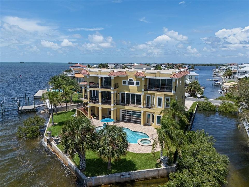For Sale: $2,775,000 (4 beds, 4 baths, 4816 Square Feet)