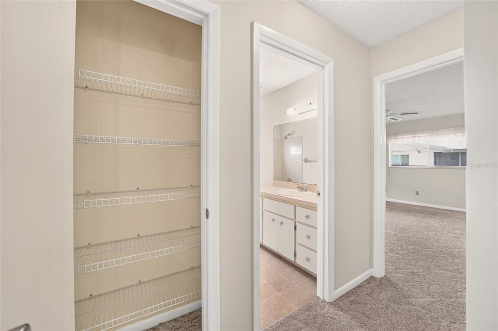 For Sale: $149,999 (2 beds, 2 baths, 1503 Square Feet)