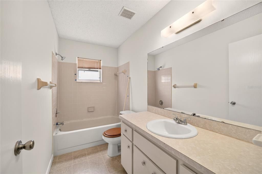 For Sale: $149,999 (2 beds, 2 baths, 1503 Square Feet)
