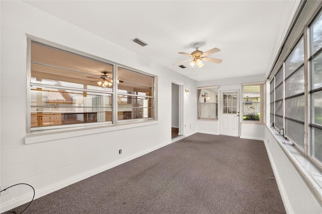 For Sale: $149,999 (2 beds, 2 baths, 1503 Square Feet)