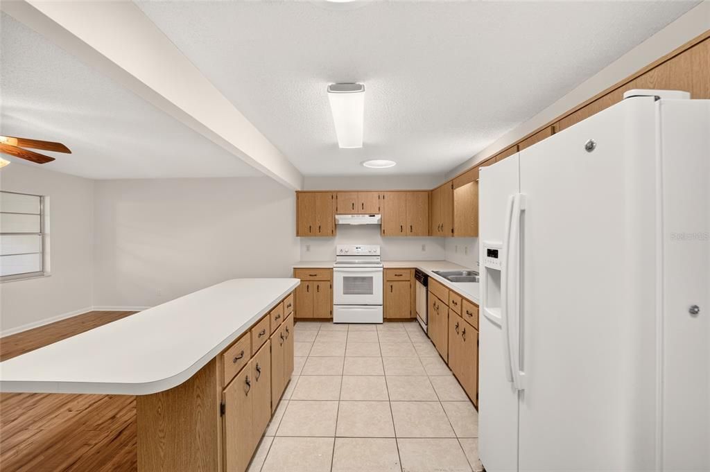 For Sale: $149,999 (2 beds, 2 baths, 1503 Square Feet)