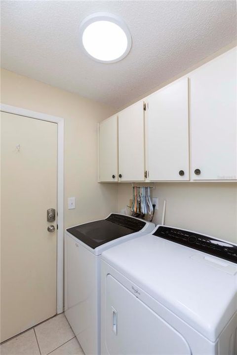 En Venta: $275,000 (3 camas, 2 baños, 1545 Pies cuadrados)