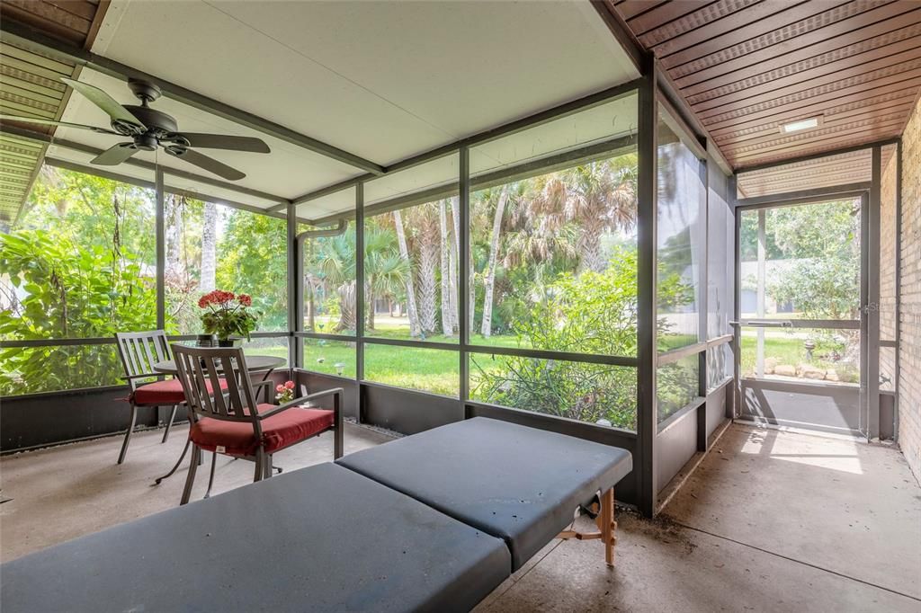 En Venta: $320,000 (3 camas, 2 baños, 2002 Pies cuadrados)