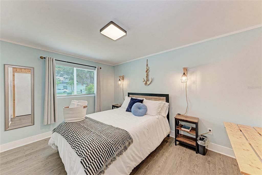 For Sale: $375,000 (3 beds, 1 baths, 951 Square Feet)