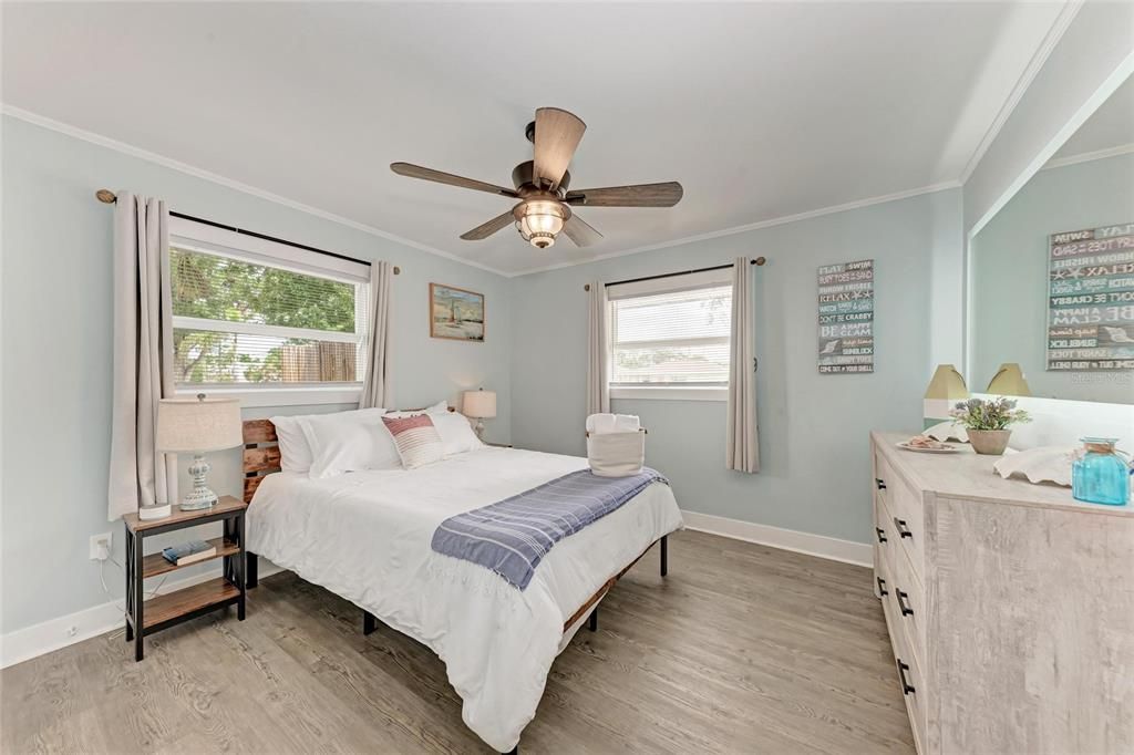 For Sale: $375,000 (3 beds, 1 baths, 951 Square Feet)