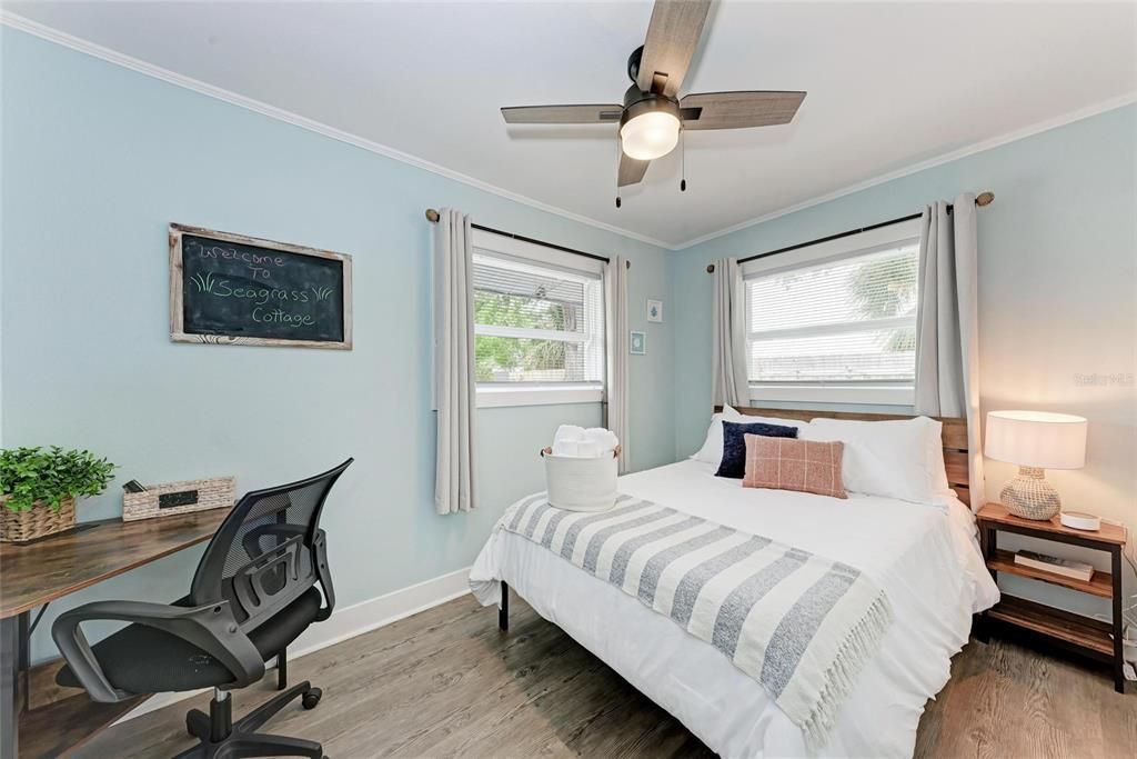 For Sale: $375,000 (3 beds, 1 baths, 951 Square Feet)