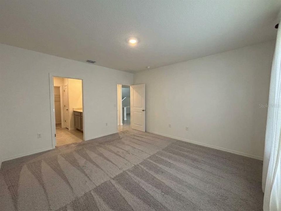 For Rent: $2,300 (4 beds, 2 baths, 2123 Square Feet)