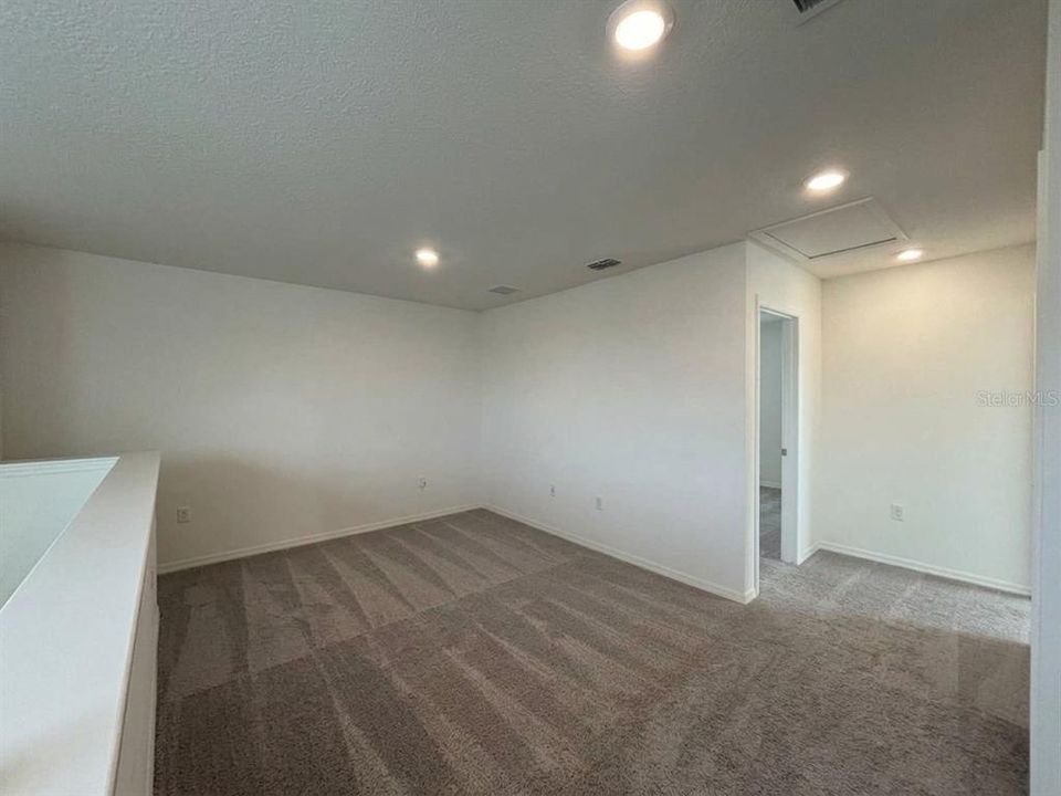For Rent: $2,300 (4 beds, 2 baths, 2123 Square Feet)