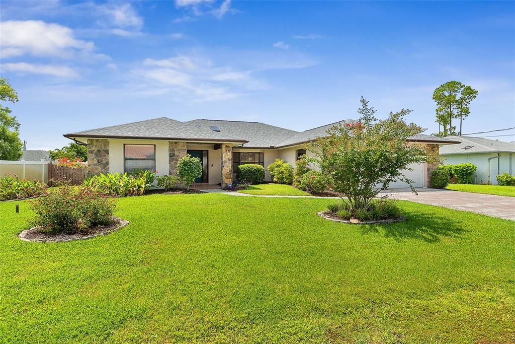 For Sale: $359,900 (3 beds, 2 baths, 1812 Square Feet)
