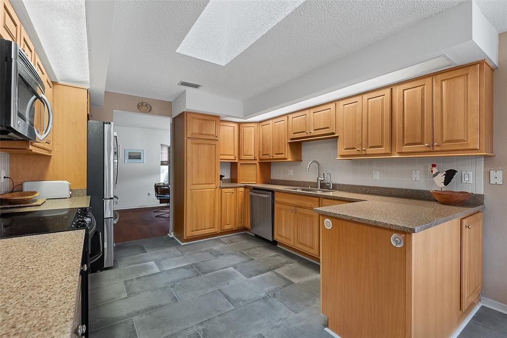 For Sale: $359,900 (3 beds, 2 baths, 1812 Square Feet)
