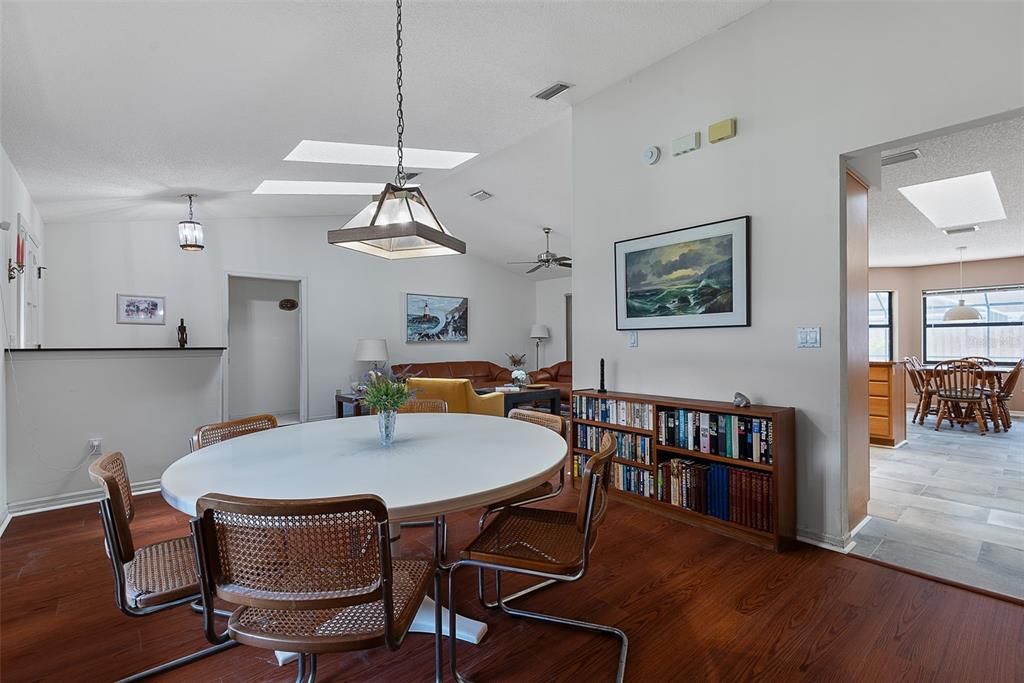 For Sale: $359,900 (3 beds, 2 baths, 1812 Square Feet)