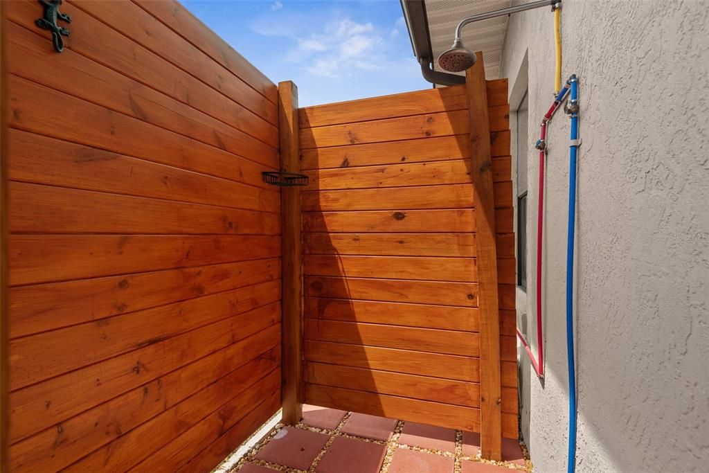 For Sale: $359,900 (3 beds, 2 baths, 1812 Square Feet)