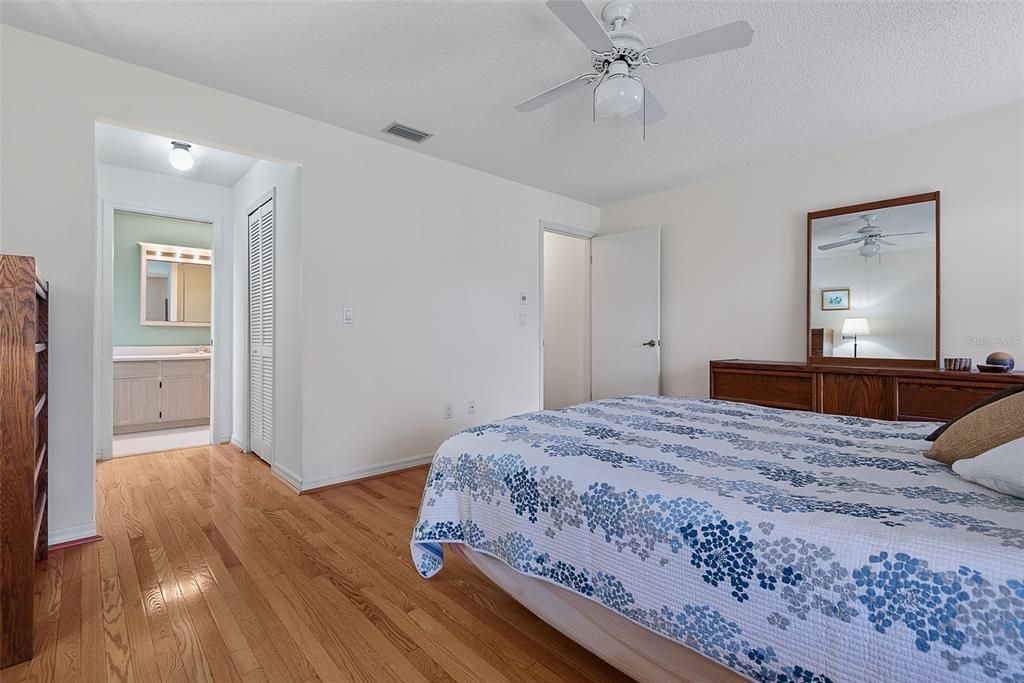 For Sale: $359,900 (3 beds, 2 baths, 1812 Square Feet)