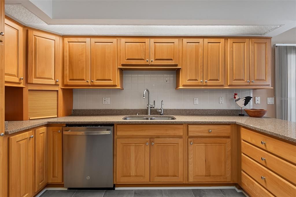 For Sale: $359,900 (3 beds, 2 baths, 1812 Square Feet)