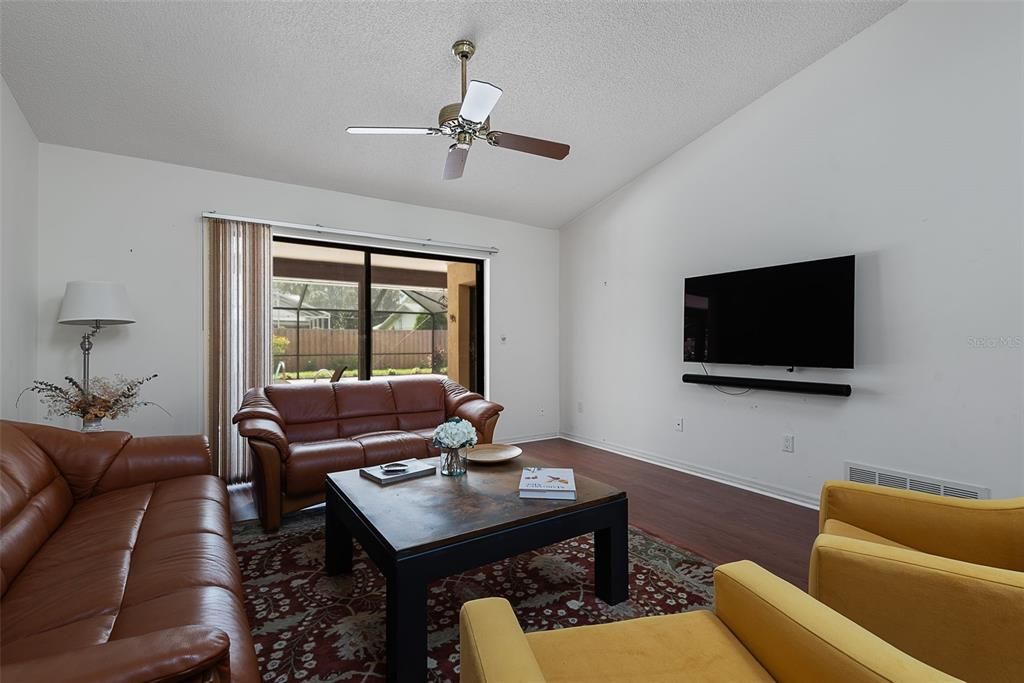 For Sale: $359,900 (3 beds, 2 baths, 1812 Square Feet)