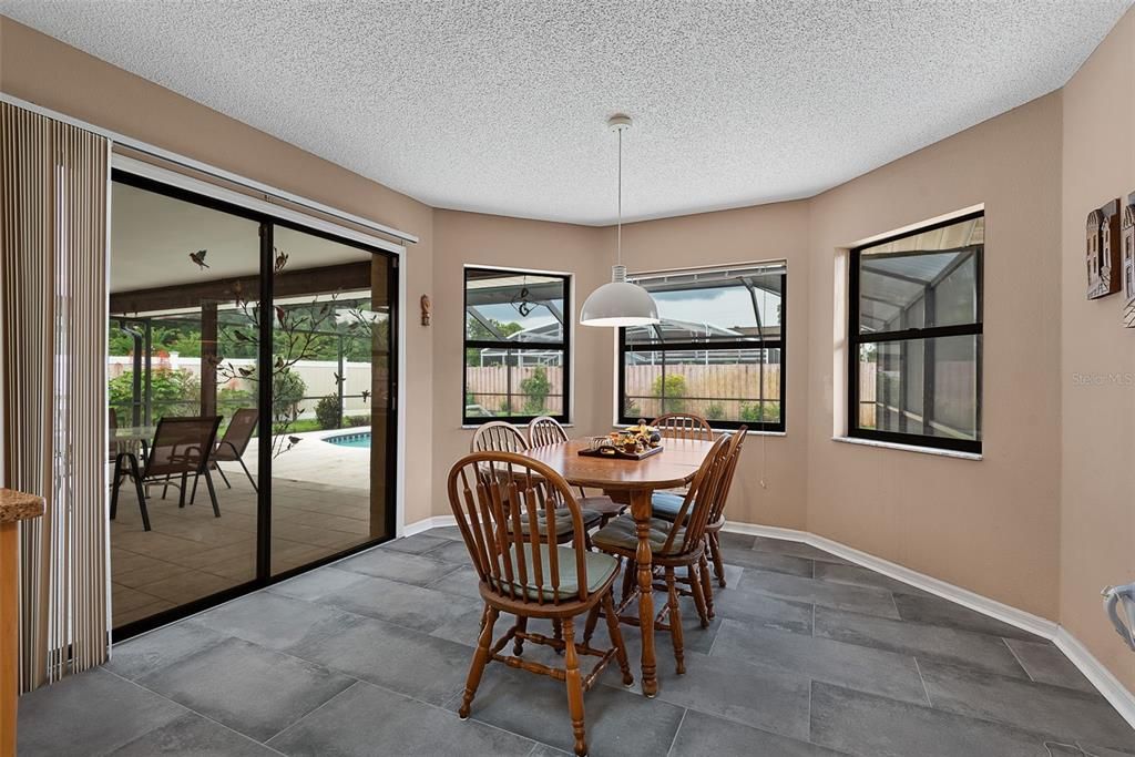 For Sale: $359,900 (3 beds, 2 baths, 1812 Square Feet)