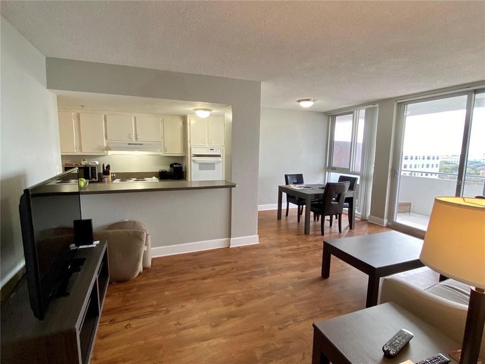 For Rent: $2,690 (2 beds, 2 baths, 1045 Square Feet)