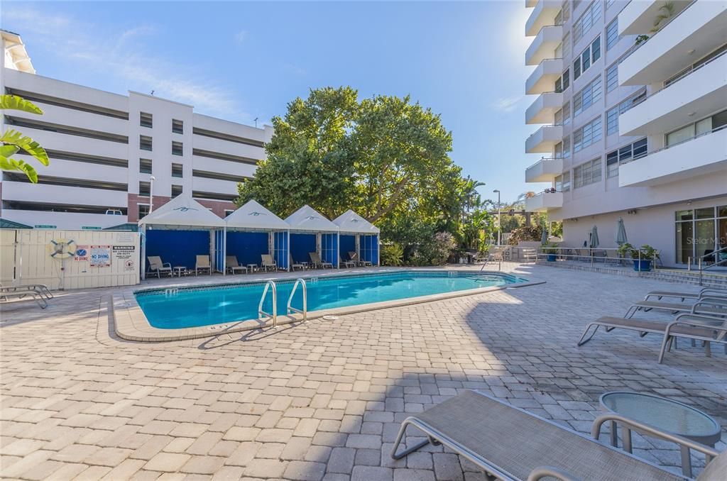 For Rent: $2,690 (2 beds, 2 baths, 1045 Square Feet)