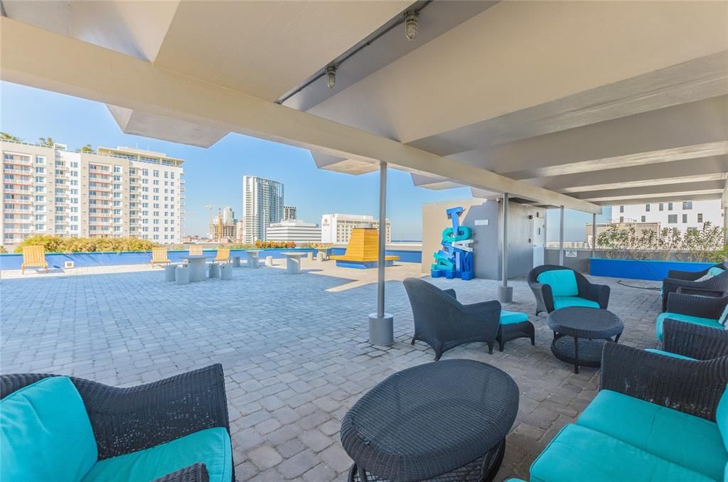For Rent: $2,690 (2 beds, 2 baths, 1045 Square Feet)