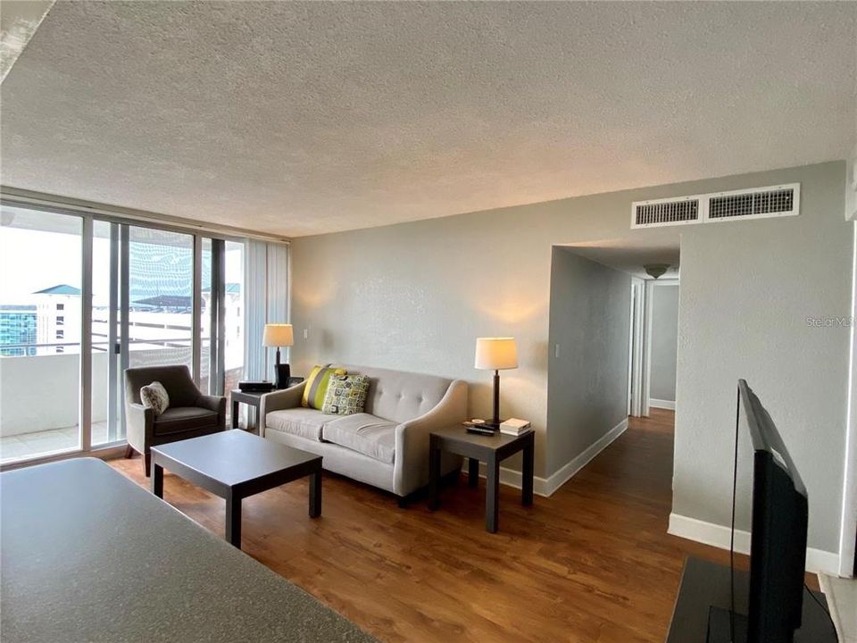For Rent: $2,690 (2 beds, 2 baths, 1045 Square Feet)