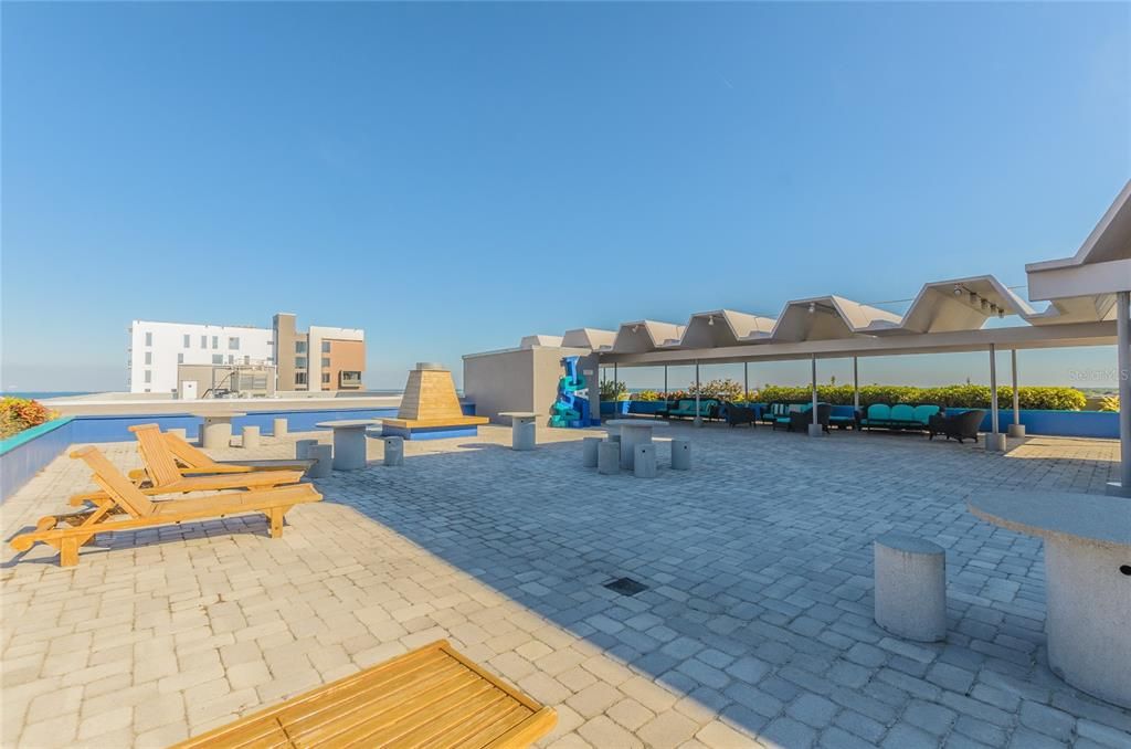 For Rent: $2,690 (2 beds, 2 baths, 1045 Square Feet)
