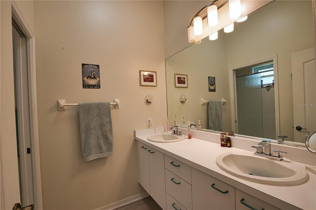 For Rent: $2,650 (3 beds, 2 baths, 1635 Square Feet)