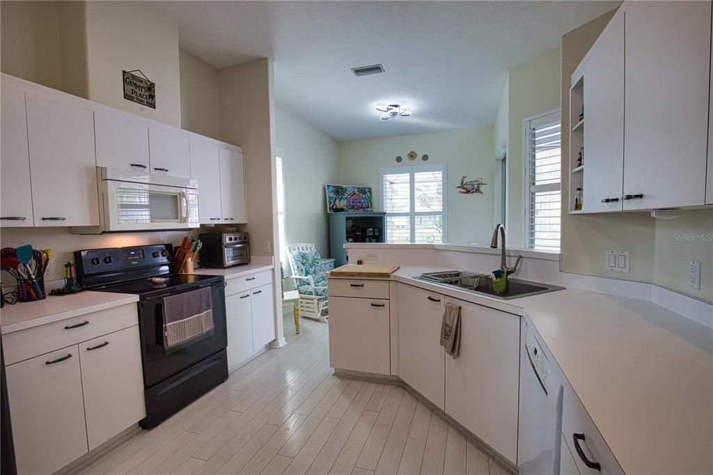 For Rent: $2,650 (3 beds, 2 baths, 1635 Square Feet)