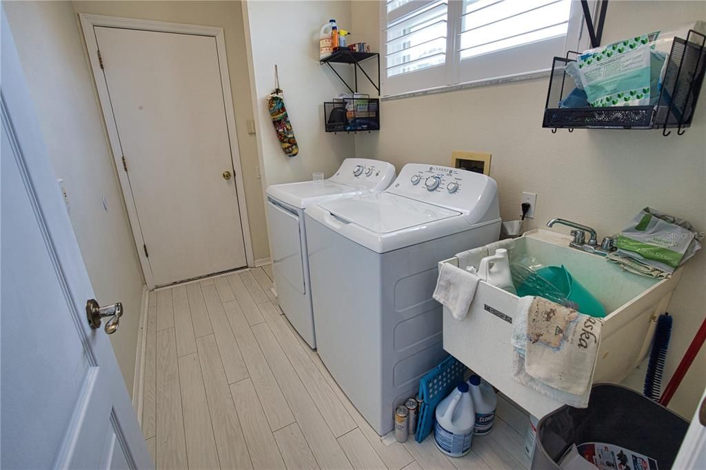 For Rent: $2,650 (3 beds, 2 baths, 1635 Square Feet)