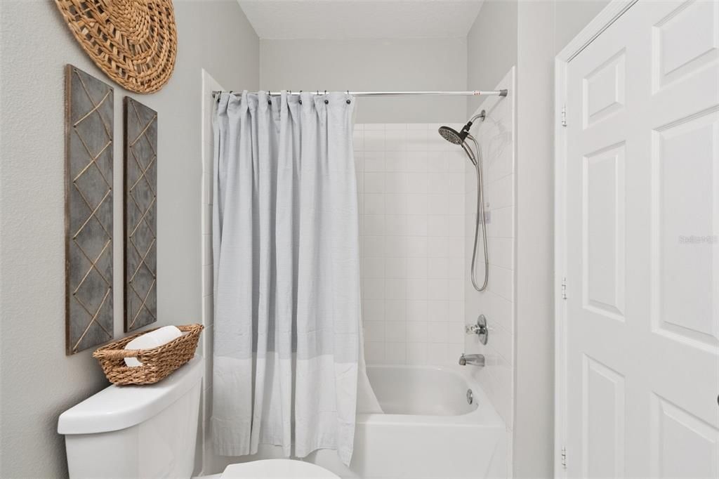 For Sale: $415,000 (3 beds, 2 baths, 1779 Square Feet)