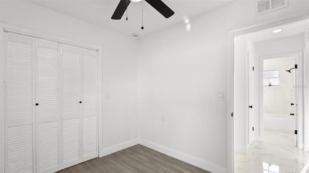 For Sale: $320,999 (3 beds, 1 baths, 1272 Square Feet)