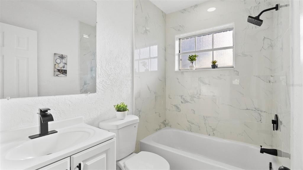 For Sale: $320,999 (3 beds, 1 baths, 1272 Square Feet)
