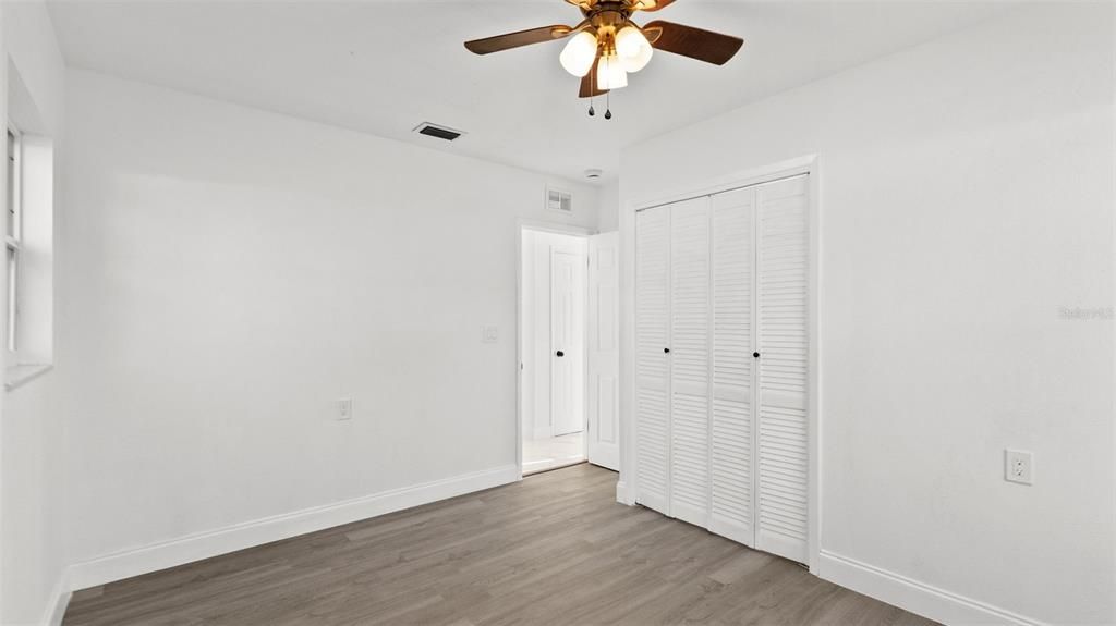 For Sale: $320,999 (3 beds, 1 baths, 1272 Square Feet)