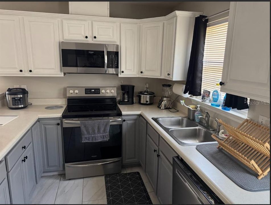 For Rent: $780 (3 beds, 3 baths, 1344 Square Feet)