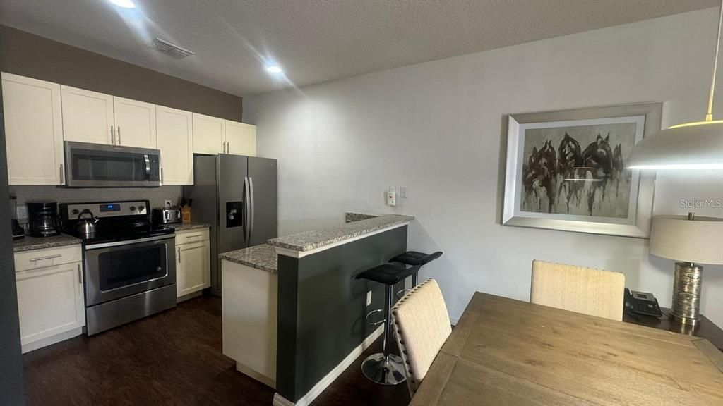 В аренду: $1,900 (3 спален, 2 ванн, 1300 Квадратных фут)