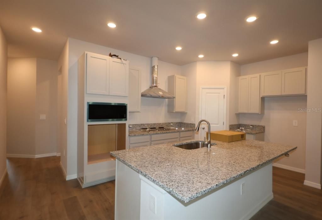 For Sale: $474,990 (2 beds, 2 baths, 1748 Square Feet)