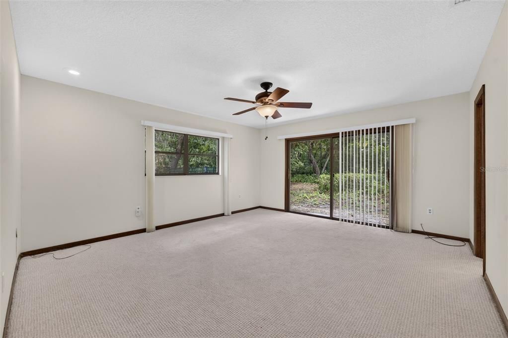 For Sale: $699,000 (4 beds, 2 baths, 2545 Square Feet)