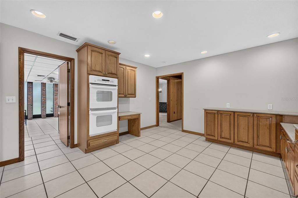 For Sale: $699,000 (4 beds, 2 baths, 2545 Square Feet)