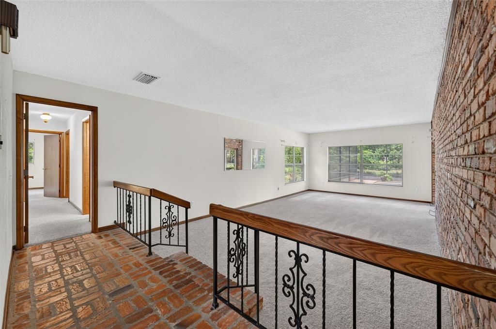 For Sale: $699,000 (4 beds, 2 baths, 2545 Square Feet)