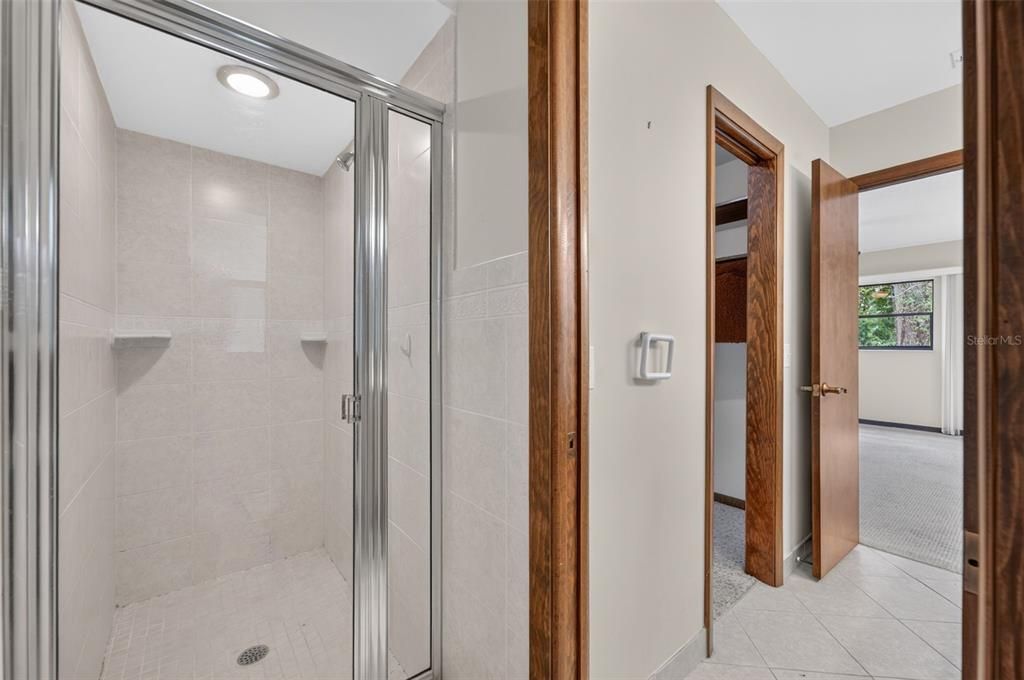 For Sale: $699,000 (4 beds, 2 baths, 2545 Square Feet)