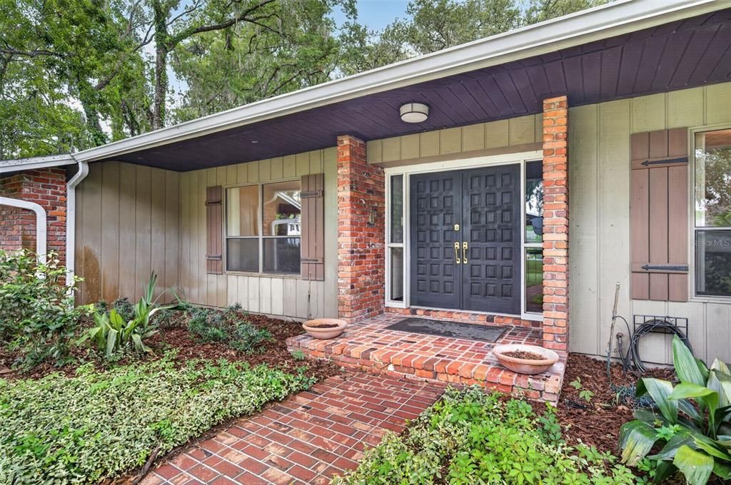 For Sale: $699,000 (4 beds, 2 baths, 2545 Square Feet)